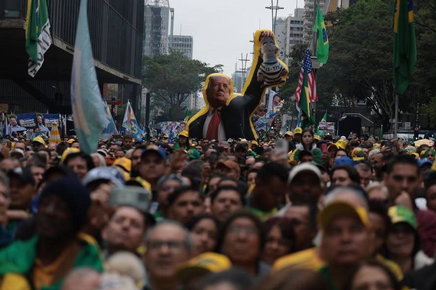A retórica bolsotrumpista no 7 de setembro evidencia um Brasil cada vez mais fragilizado institucionalmente