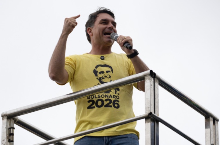     Flávio Bolsonaro vira alvo de inquérito no STF por repasses milionários para ‘Dark Horse’