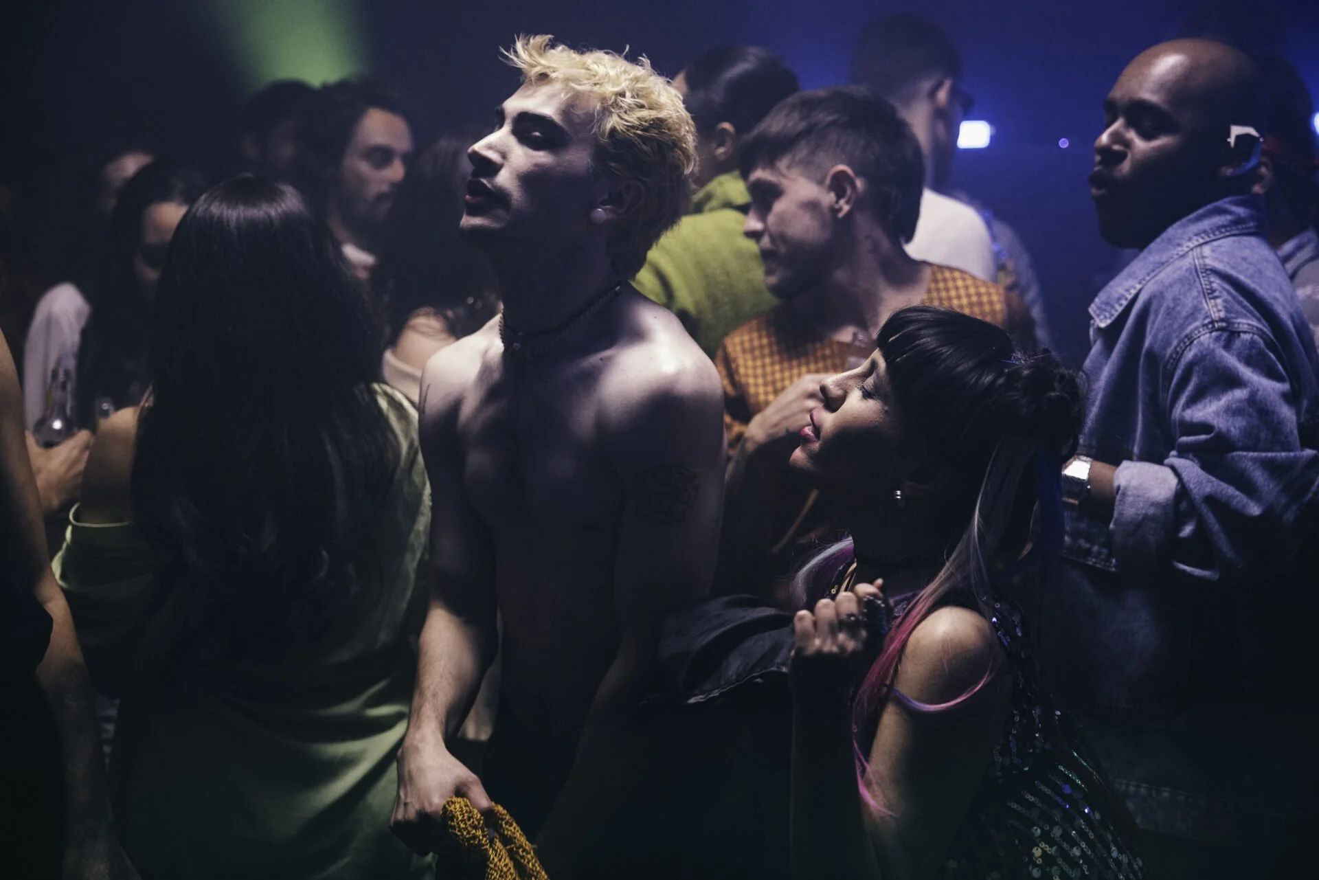 Filme brasileiro “London” vence o Queer Lion no Festival de Veneza